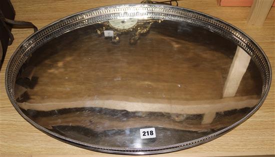 A plated oval gallery tray